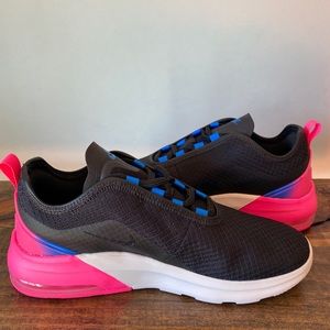 NWT Nike Air Max Motion 2